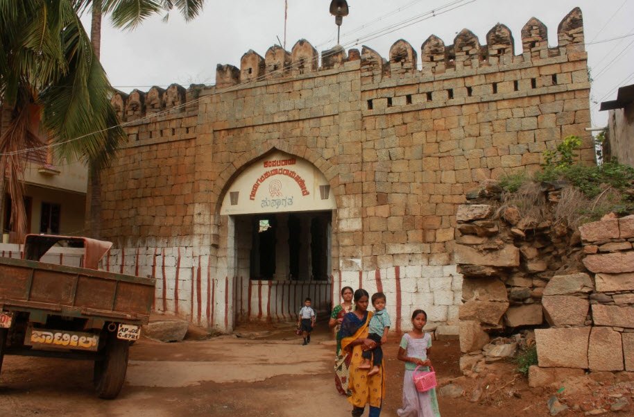 Kampli Kote Hebbagilu, Kampli, Karnataka, India